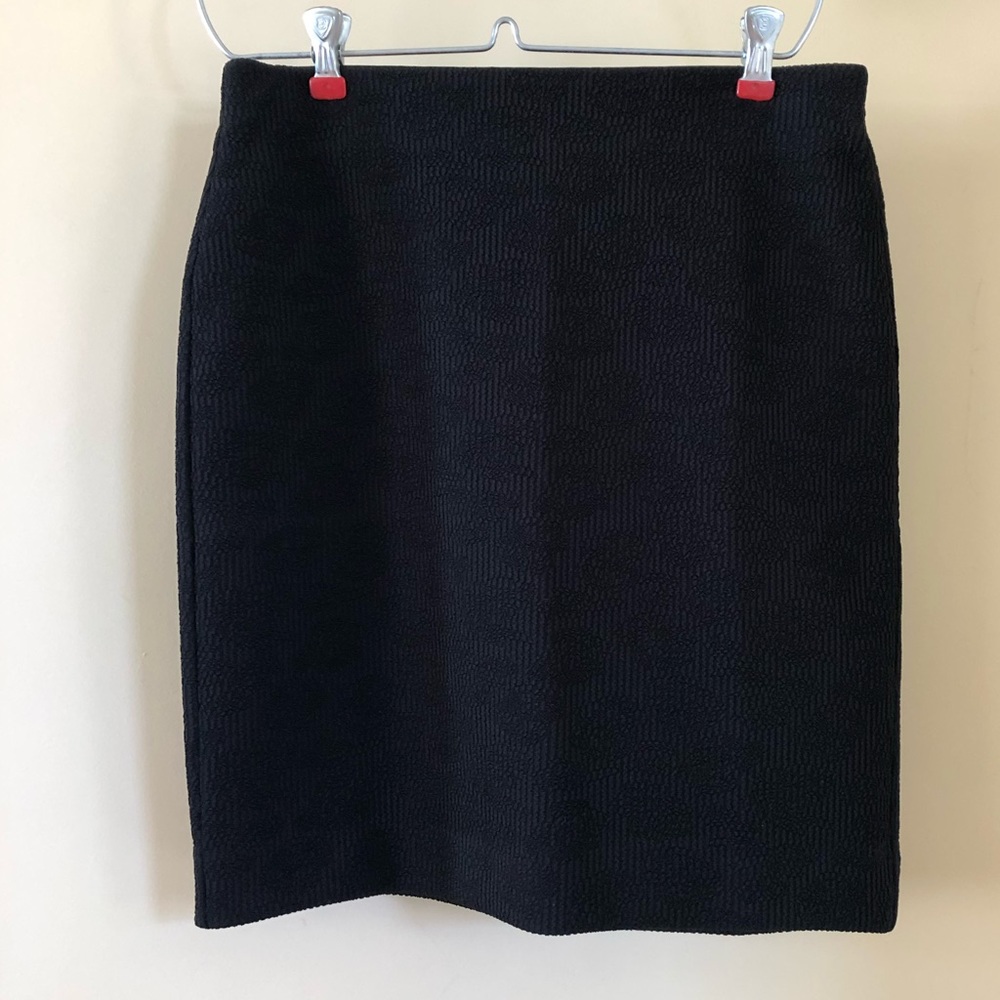 LOFT black pencil skirt